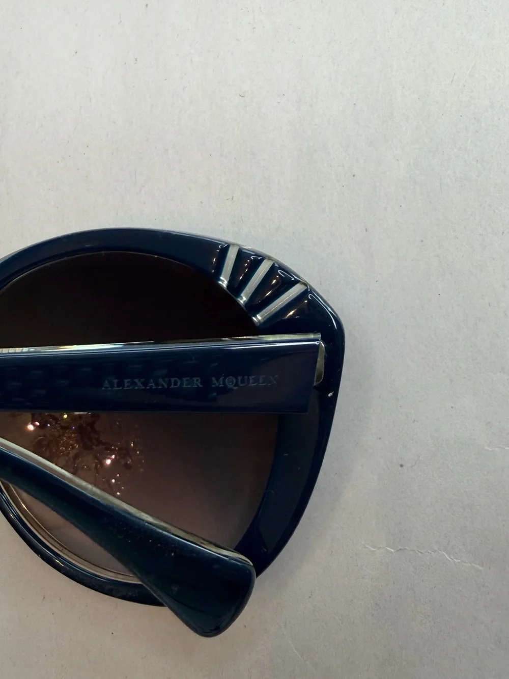 Alexander McQueen Navy Cat-Eye Sunglasses with Dark Lenses